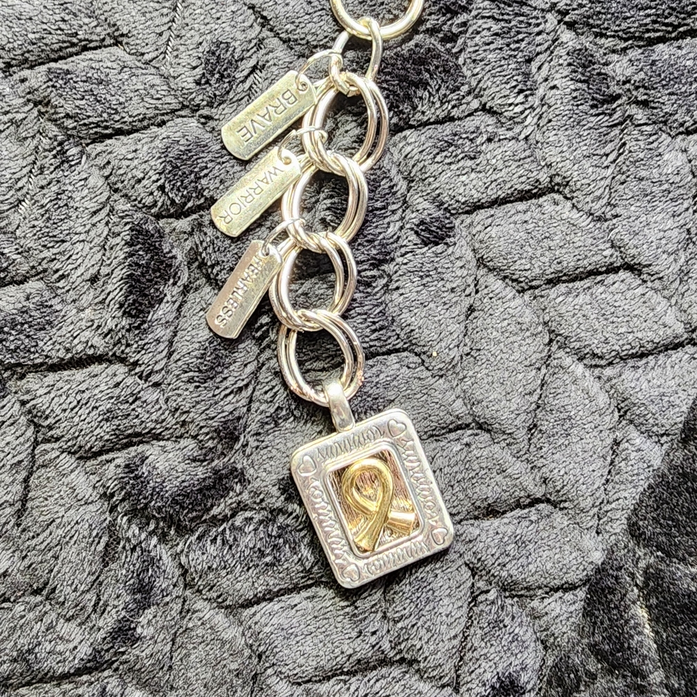 Hand Crafted Silver and Gold Key Holder Bag charm - Picture 4 of 7